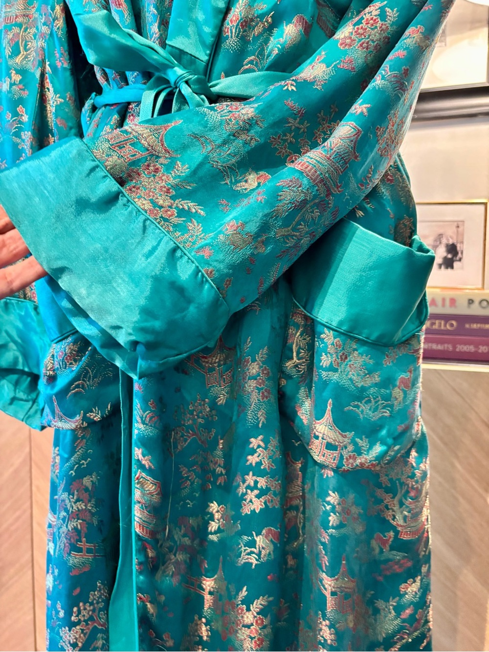Beautiful Vintage Satin Chinese Robe 👘 - Picture 9 of 14